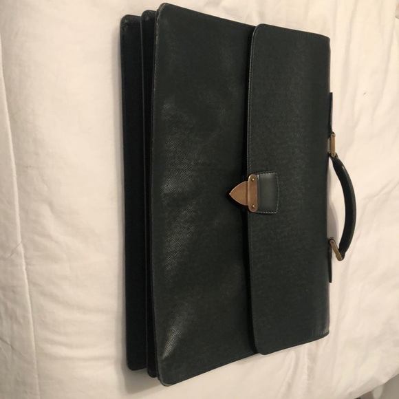 Louis Vuitton Handbags - Auth Louis Vuitton Taiga Green Business #3650L11 Louis Vuitton Handbags - Auth Louis Vuitton Taiga Green Business #3650L11